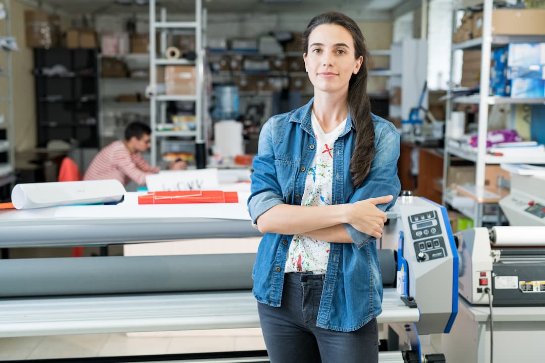 Woman is looking for cloud Printing Solutions